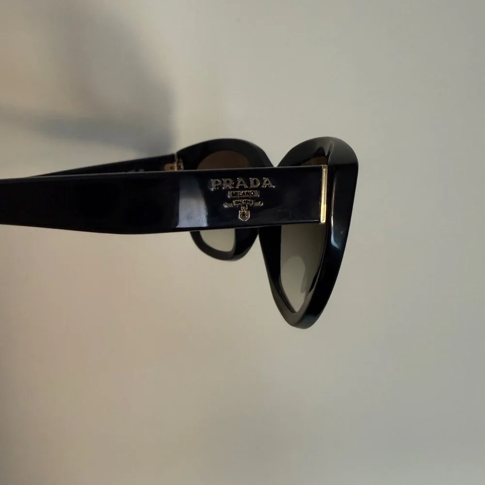 PRADA  SPR16R 1AB-0A7 Gloss Black/Brown Gradient Women's Sunglasses Italy